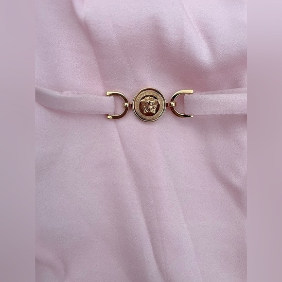 Versace Medusa cocktail mini dress in pink
FW2023 NWT - Picture 12 of 16